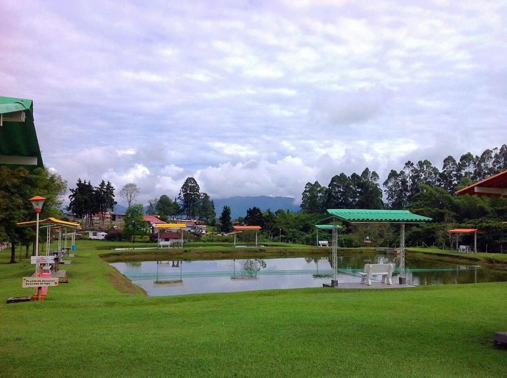 Hotel Finca Recreacional Marcelandia Santa Rosa de Cabal Exterior foto